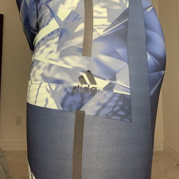 Too small! - Picture 2 of 3